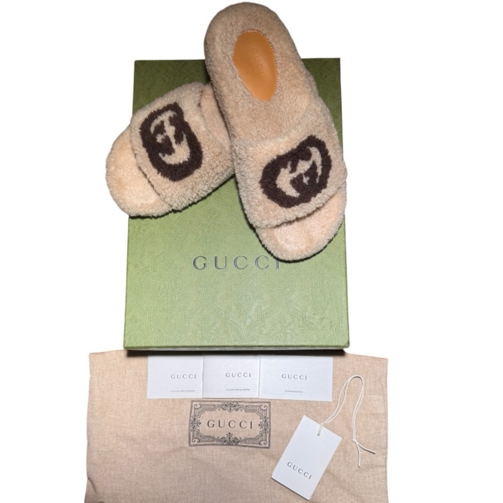 ❌ SOLD ❌ GUCCI Interlocking GG Logo Shearling Slides - Picture 2 of 8